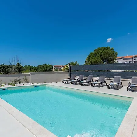 Atena Holiday home *