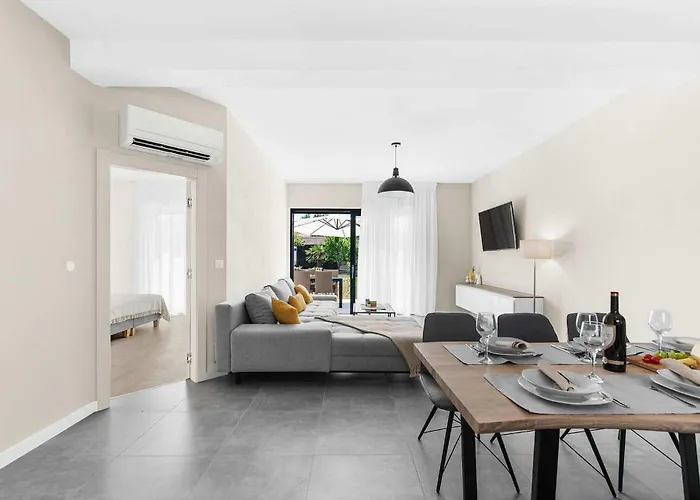 Atena Ferienhaus Poreč